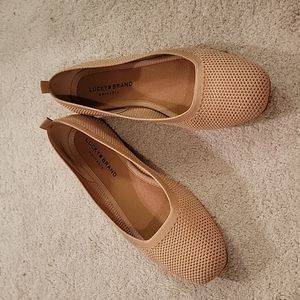 Size 9 Tan Lucky Brand machine washable flats